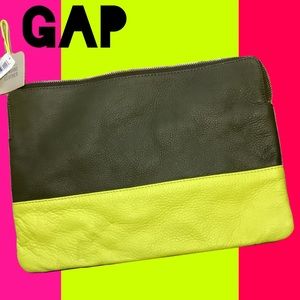🆕Gap Genuine Leather Clutch